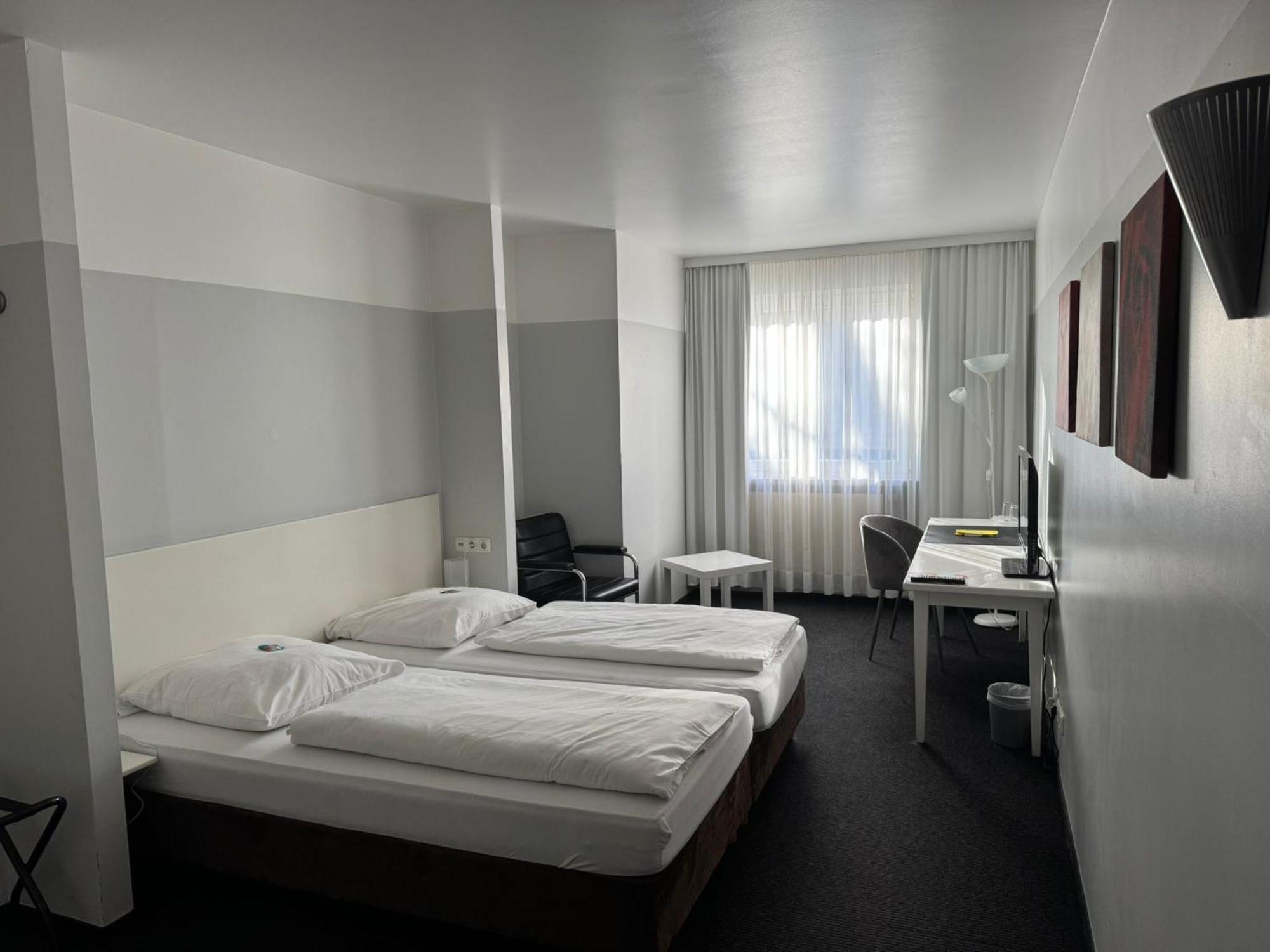Hotel U Muelheim Free Parking Highspeed Wifi Mülheim an der Ruhr Buitenkant foto